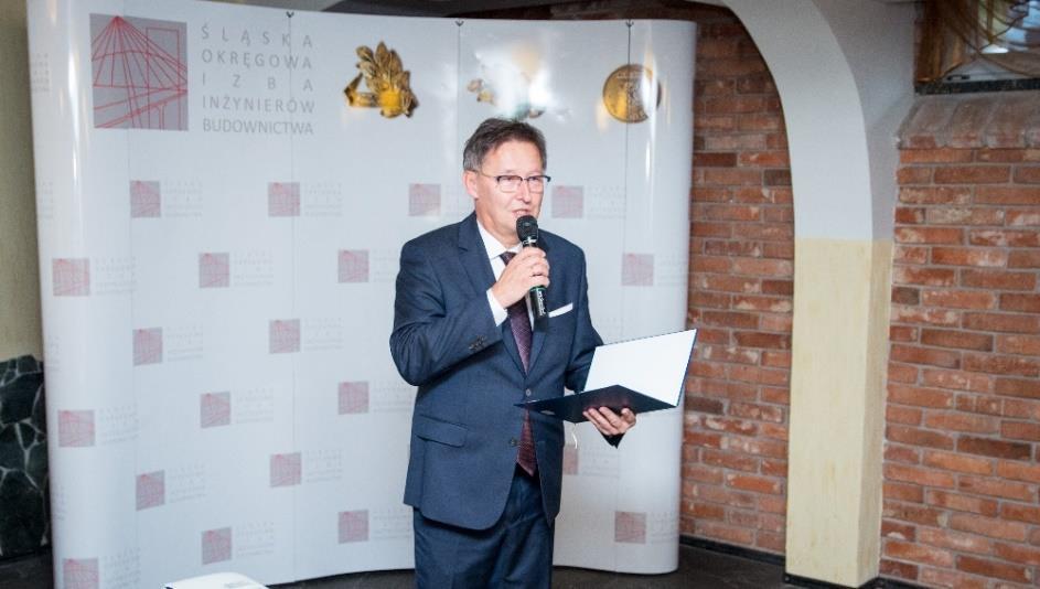 Roman Karwowski zwrócił się również do przewodniczącego Rady Śląskiej Okręgowej Izby Architektów wyrażając nadzieję, że mimo różniącego się zasadniczo podejścia architektów i inżynierów budownictwa w