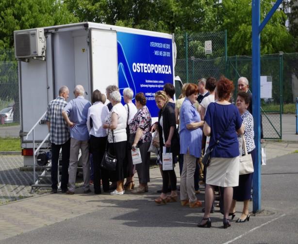 Działania na rzecz społeczeństwa Działania w oświacie, ochronie zdrowia i opiece społecznej Od października bieżącego roku, dzięki pozyskanej dotacji ze środków