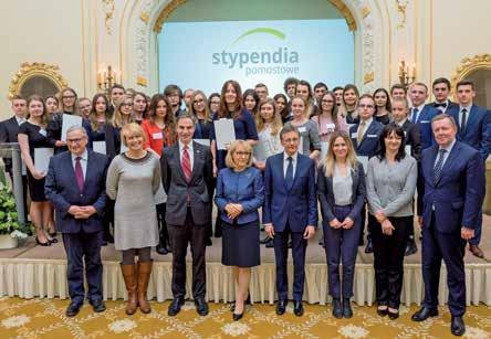 Raport Roczny 2017 przy wsparciu organizacyjnym Agencji Nieruchomości Rolnych i we współpracy z Centrum im. Profesora Bronisława Geremka oraz Pracownią Badań i Innowacji Społecznych Stocznia.