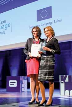 Raport Roczny 2017 ENGLISH TEACHING English Teaching z nagrodą European Language Label Wyróżnienie dla programu English Teaching jest źródłem naszej wielkiej satysfakcji.