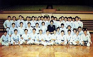 W tym samym czasie pomagał też w sformowaniu Federacji Taekwon do Południowegó Pacyfiku oraz Australijskiej Federacji Taekwon do. W czerwcu tego samego roku, gen.