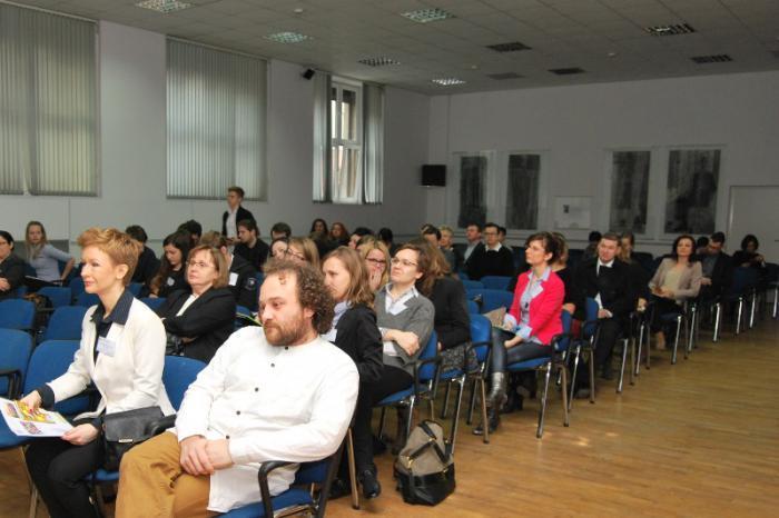 i Metodologii Badań Wydziału Etnologii i Nauk o Edukacji cykliczne konferencje naukowe, warsztaty, wykłady otwarte, a od 2012 roku również Wampiriady.