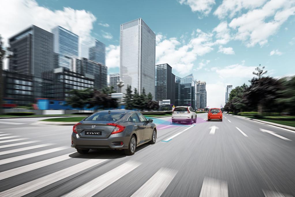 HONDA SENSING Oferujemy Ci nowy zestaw systemów bezpieczeństwa, które pomogą uczynić samochód jeszcze bezpieczniejszym miejscem dla Ciebie i Twoich pasażerów.