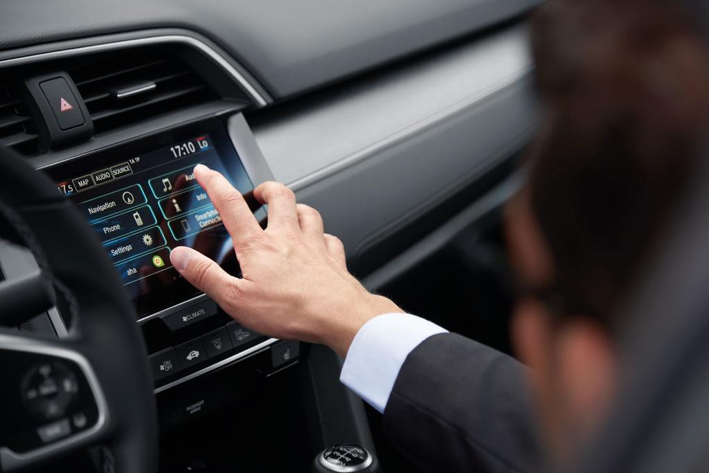 HONDA CONNECT Civic otrzymał nowy system rozrywkowo-informacyjny Honda CONNECT* z 7-calowym ekranem dotykowym, który pozwala Ci być w stałym kontakcie
