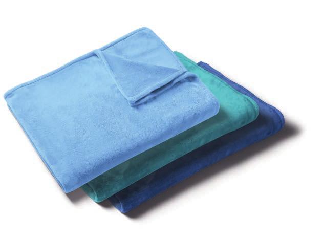 Microfiber blanket Koc z mikrofibry Jednobarwny koc z mikrofibry. Lekki i przyjemny w dotyku. One-colored microfibre blanket.