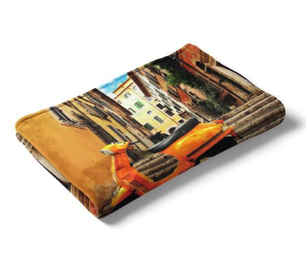 Available size: 150 x 200cm Fabric: Polyester 100% Logo: Embroidery Printed microfiber blanket Koc z mikrofibry z nadrukiem Koc z mikrofibry z