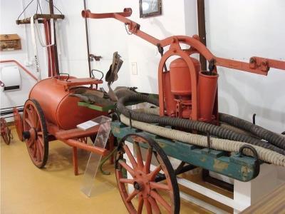 Podróże w czasie. Siedlce przez wieki, III. Sztuka w naszych zbiorach, IV. Zbiory etnograficzne XIX-XX w. Wybór z kolekcji Muzeum Regionalnego w Siedlcach. Białe złoto z Lettina.