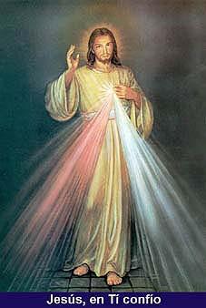 Y diciendo esto, les enseñó las manos y el costado. Y los discípulos se llenaron de alegría al ver al Señor. Jesús repitió: Paz a vosotros. Como el Padre me ha enviado, así nuestras faltas.