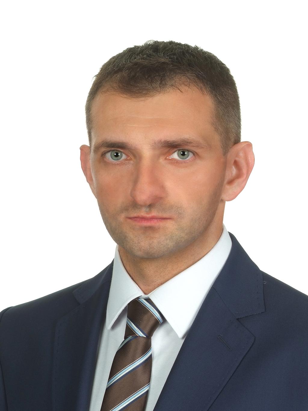 Tomasz Szczepanik Tomasz Szczepanik, gorliczanin, żonaty, troje dzieci. Radny Rady Miasta Gorlice dwóch kadencji, Dyrektor Szkoły Podstawowej im.