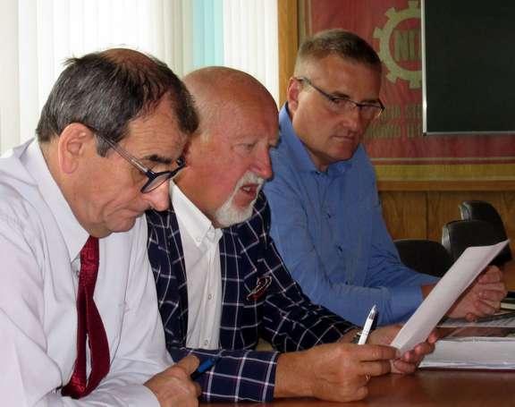 ilustrować działania podejmowane na trzech obszarach aktywności: dokonania organizacyjne w stuleciu Stowarzyszenia