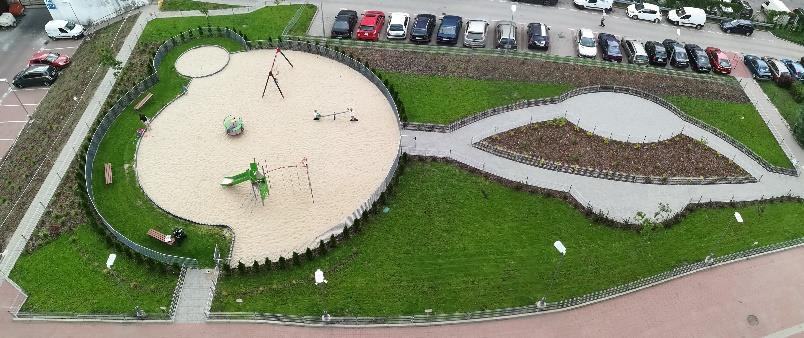 Po każdym przeglądzie wykonawca sporządził protokół oględzin, w którym zawarte były szczegółowe informacje na temat stanu pokrycia dachowego budynku oraz zalecenia dotyczące ewentualnych prac