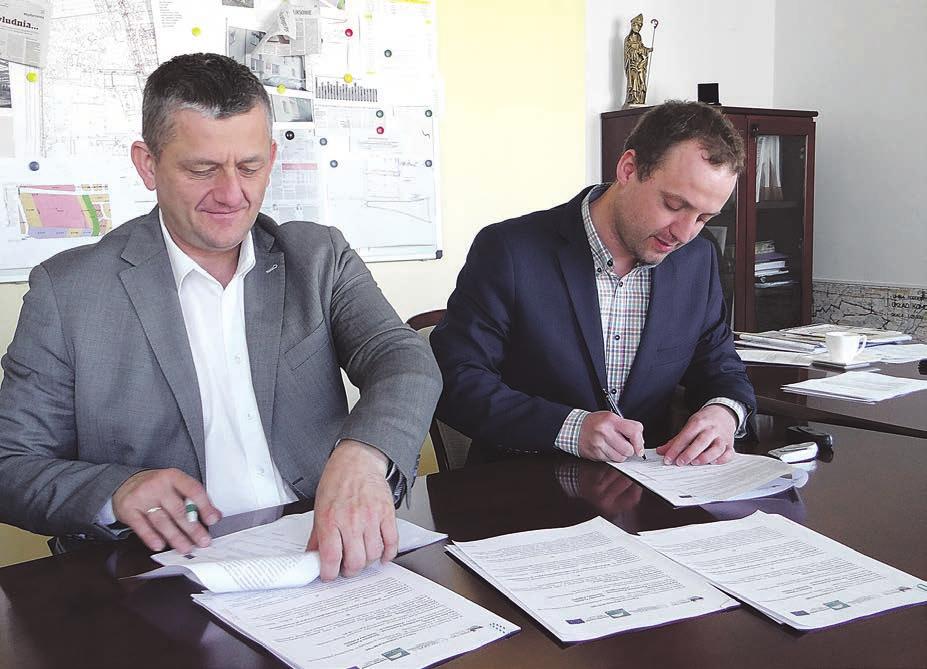 10 Wokół Poddębic MAJ 2018 AKTUALNOŚCI Plac zabaw dla dzieci, siłownia dla starszych Nowy plac zabaw oraz siłownia plenerowa powstaną w Poddębicach dzięki funduszom europejskim.