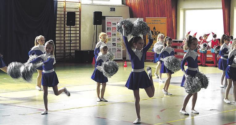 2x Flaga solo seniorki Karolinie Skórka i Idze Kosmalskiej z Dalii - 1 miejsce w Buława duo/trio seniorki zespołowi Dalia - 1 miejsce w Buława miniformacja seniorki Ninie Galoch z Flesz -