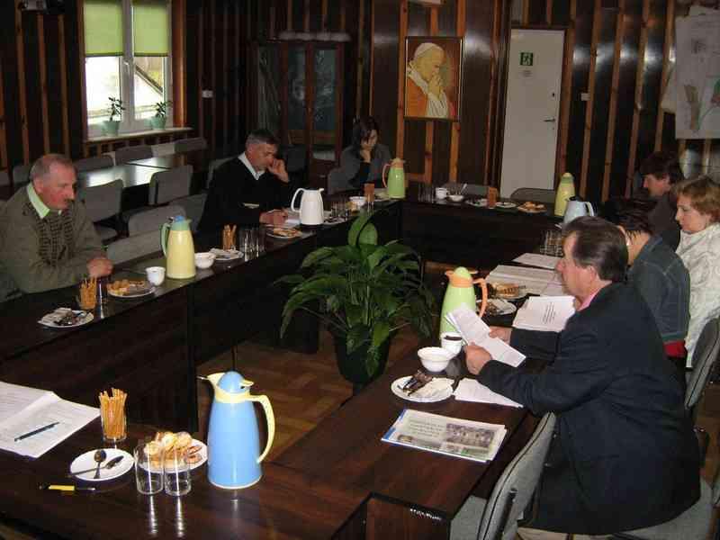 Po rozpatrzeniu wniosków Komisja Socjalna pozytywnie przychyliła się do złożonych wniosków. Posiedzenie Komisji Rewizyjnej W dniu 5 listopada 2010 r.