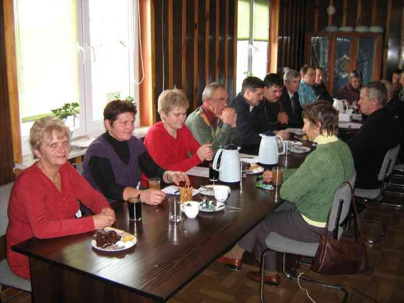 2004 2009 oraz Informacją z przeprowadzonej analizy oświadczeń majątkowych za 2009 r. Przewodniczącego Rady Gminy i Wójta Gminy Leśniowice.