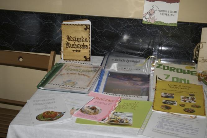 Wojewódzki konkurs na książkę kucharską Gotuj z nami ekspertami Odbyły się II edycje konkursu: 2007 rok