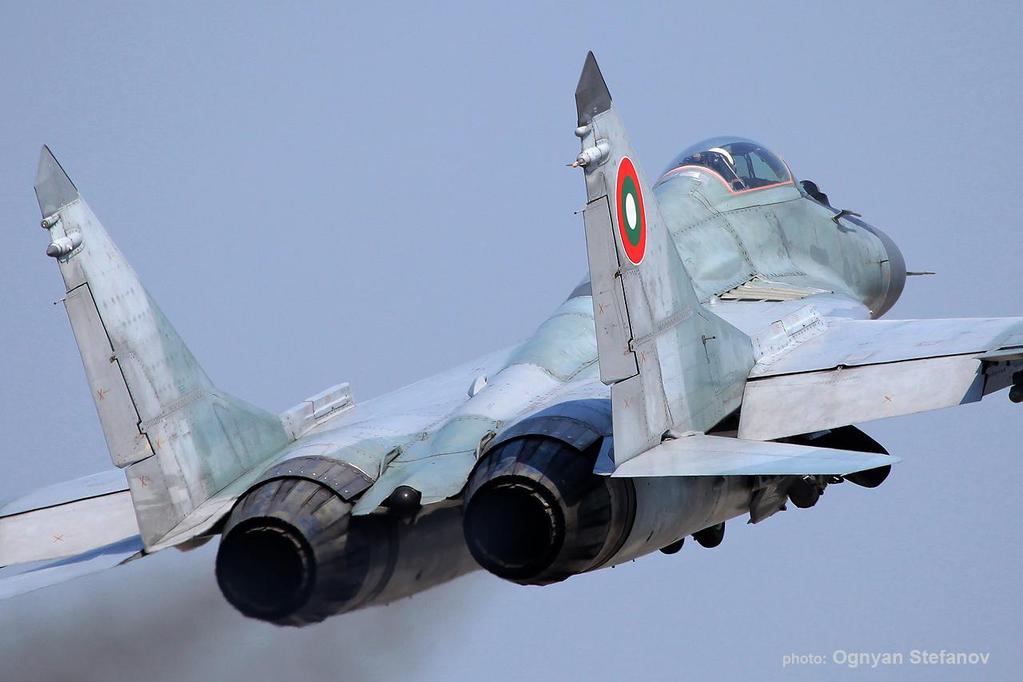 Fot. Ognyan Stefanov, af.armf.bg Użytkownikiem MiG-29 były również Węgry (dysponujące teoretycznie 28 samolotami), jednak zostały one wycofane z użycia w grudniu 2010 roku.