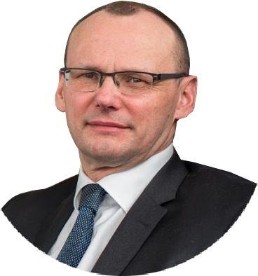 Posiada tytuł doktora nauk ekonomicznych Imperial College w Londynie i
