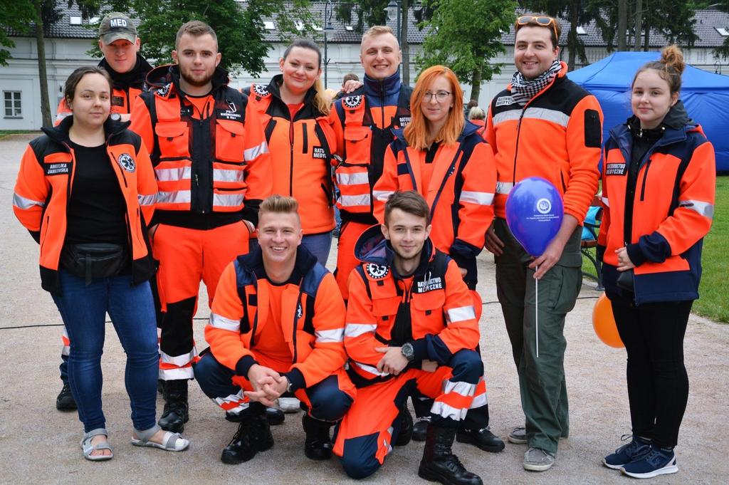 DOKUMENTY WYMAGANE PRZY REKRUTACJI OBCOKRAJOWCÓW NA STUDIA I STOPNIA W JĘZYKU POLSKIM Osoby niebędące obywatelami Rzeczypospolitej Polskiej 1.