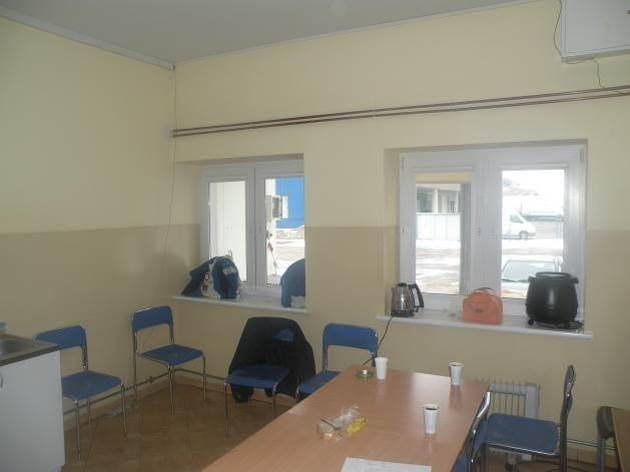 warstwowymi, Ściany wewnętrzne: murowane, wykończone płytą gipsowo-kartonową i