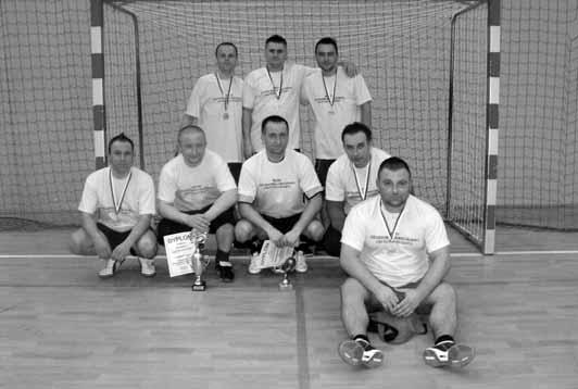 FINA Y ROZGRYWEK AMATORSKIEJ LIGI FUTSALU MCK ZAPOWIEDZI Dru yna Oldboy Ciechocinek zosta a zwyci zcà V edycji ciechociƒskiej Amatorskiej Ligi Futsalu 2012/13.