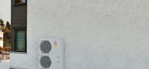 TECHNOLOGIA INWERTEROWA Moc Zubadan Moc grzewcza 0 % 75 % 50 % 25 % Zubadan Inverter od Mitsubishi Electric Typowa inwerterowa pompa ciepła 0 % 25 C 20 C 15 C C 5 C 0 C +7 C Temperatura zewnętrzna w