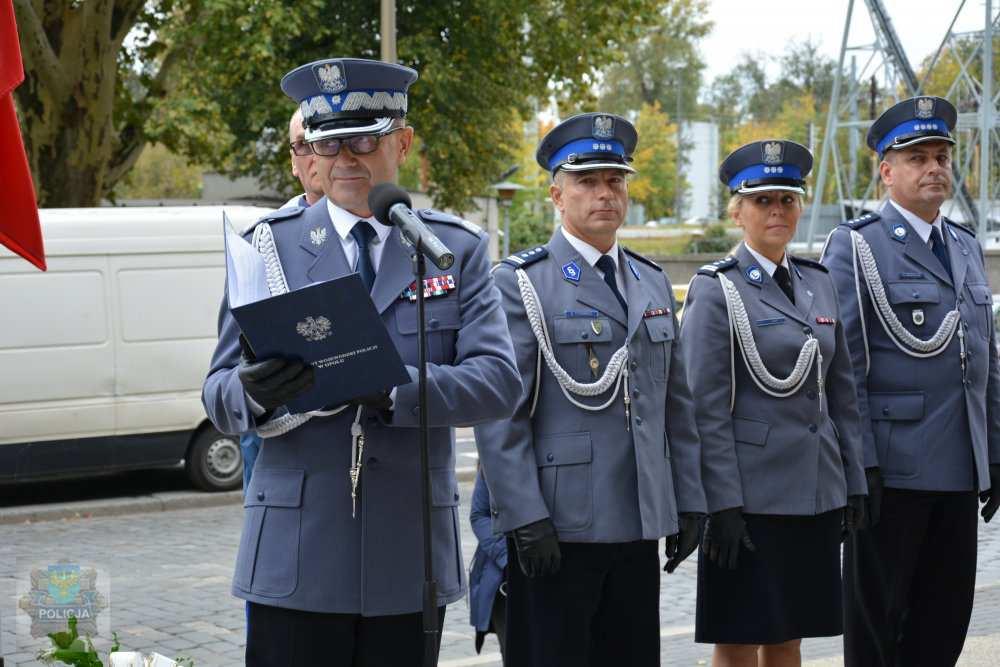 Krzysztofa Musielaka, rodziny Piotra Jesienia oraz kadry opolskiego garnizonu Policji. W tym numerze m. in.