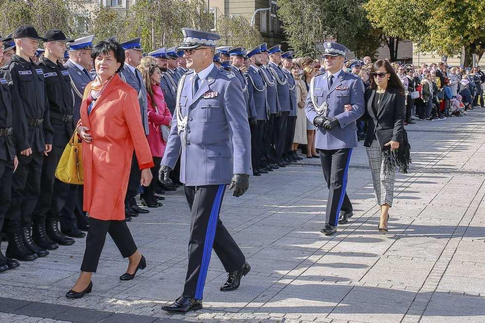 nadinspektorem Janem Lachem na czele. W uroczystości wziął udział również Komendant Wojewódzki Policji w Opolu nadinsp. Jarosław Kaleta.