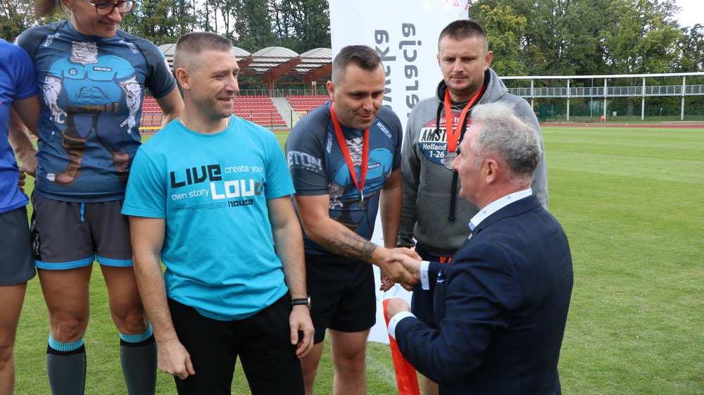 Gratulujemy im i życzymy kolejnych pucharów w zmaganiach sportowych. 29 września br. na miejskim stadionie odbyła się sportowa impreza pn.