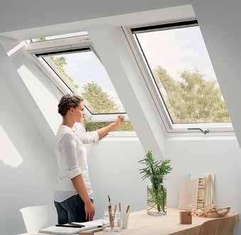 24 Dolne otwieranie Okna dachowe GLU 0051B okno drewniano-poliuretanowe otwierane od dołu Okno obrotowe, otwierane od dołu, wykonane w technologii rdzenia drewnianego pokrytego ciśnieniowo