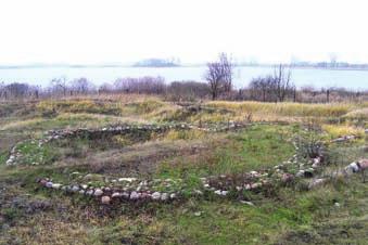 28 29 Łekno, pierwsi cystersi W połowie XII w. powstał tu najstarszy na ziemiach polskich klasztor cysterski.