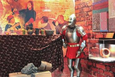 8 9 Muzeum Archeologiczne Makiety Dawnego Poznania Zaledwie sto metrów od poznańskiego ratusza w Pałacu Górków, renesansowej rezydencji znamienitego wielkopolskiego rodu szlacheckiego, swoją siedzibę
