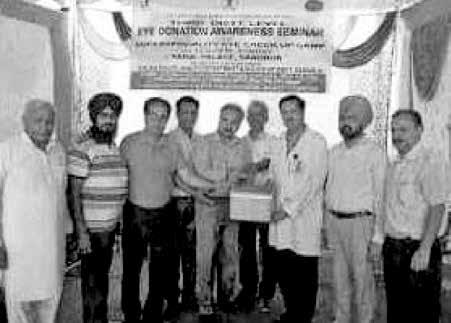 rmys AOpQYlimk APsr smgrur qon A`KW prwpq krdy hoey[ prl pylys, smgrur 12-6-2016 punrjoq A`K bynk suswieti luidawxw vlon ishq ivbwg Aqy svy-syvi smwijk j`qybmdiaw dy sihxog nwl smgrur izlhy ƒ puqliaw