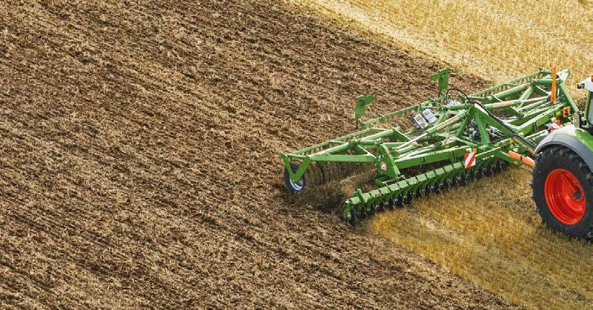 Wydajność w ruchu Ciągniki Fendt 800 Vario są dynamiczne, mają przejrzystą konstrukcję, wyróżniają się doskonałymi osiągami na drodze i w polu.