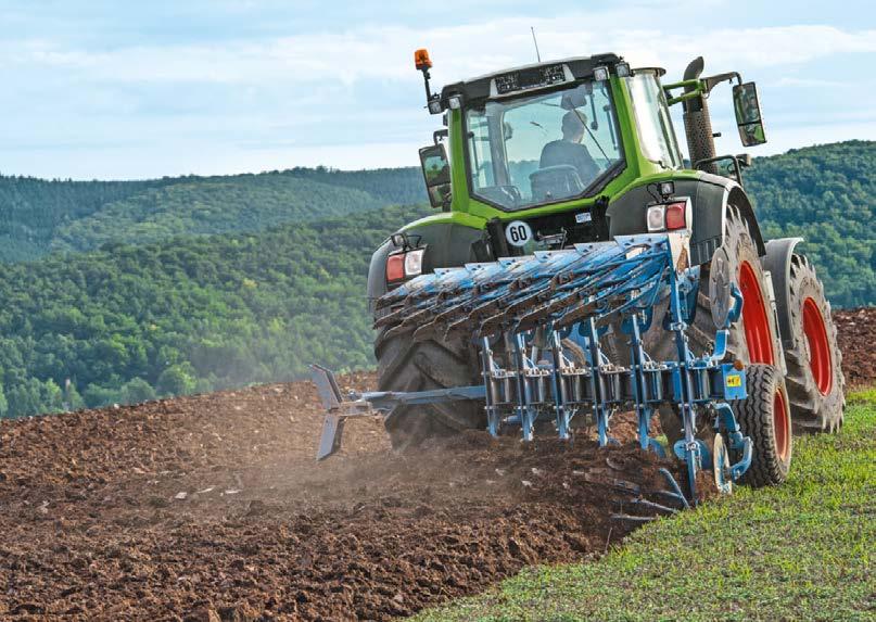 Większa dynamika i stabilniejsza prędkość dzięki zastosowaniu podwójnej turbosprężarki Dzięki mocy maksymalnej do 287 KM ciągnik Fendt 800 Vario charakteryzuje się wysoką wydajnością.