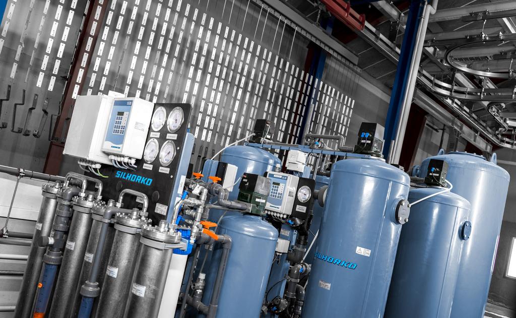 Bezchromowa obróbka wstępna aluminium za pomocą wody dejonizowanej. Wodę uzupełniającą uzdatniania się za pomocą zmiękczania oraz RO.