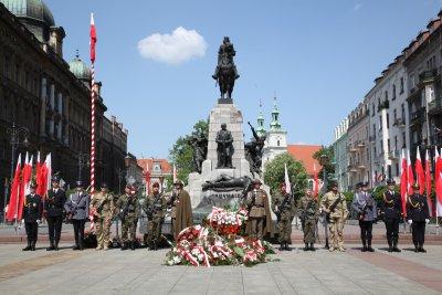 Konstytucji 3 Maja - fot. KWP Kraków Przedstawiciele Karpackiego Oddziału SG, na czele z Zastępcą Komendanta KaOSG płk.