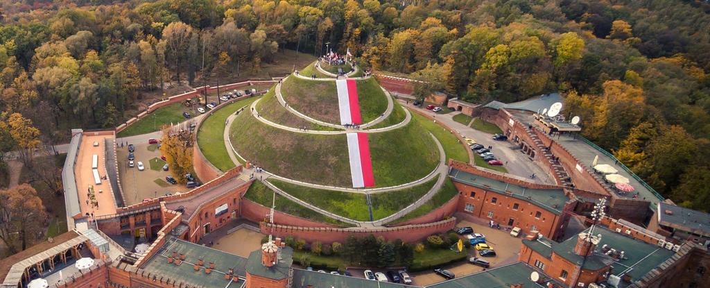 KRAKOWSKIE KOPCE 0 KM ODLEGŁOŚĆ OD CENTRUM ZAWODÓW Kopiec to forma ukształtowania powierzchni ziemi ułożona w kształcie stożka.