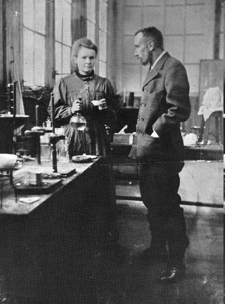Skłodowskiej-Curie, jest Jej udział w kursach naukowych w