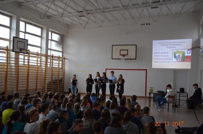 16 listopada podsumowaliśmy tegoroczną akcję zbiórki karmy dla zwierząt ze schroniska w Białymstoku. Akcja została przeprowadzona wśród uczniów klas VII SP oraz II-III PG.