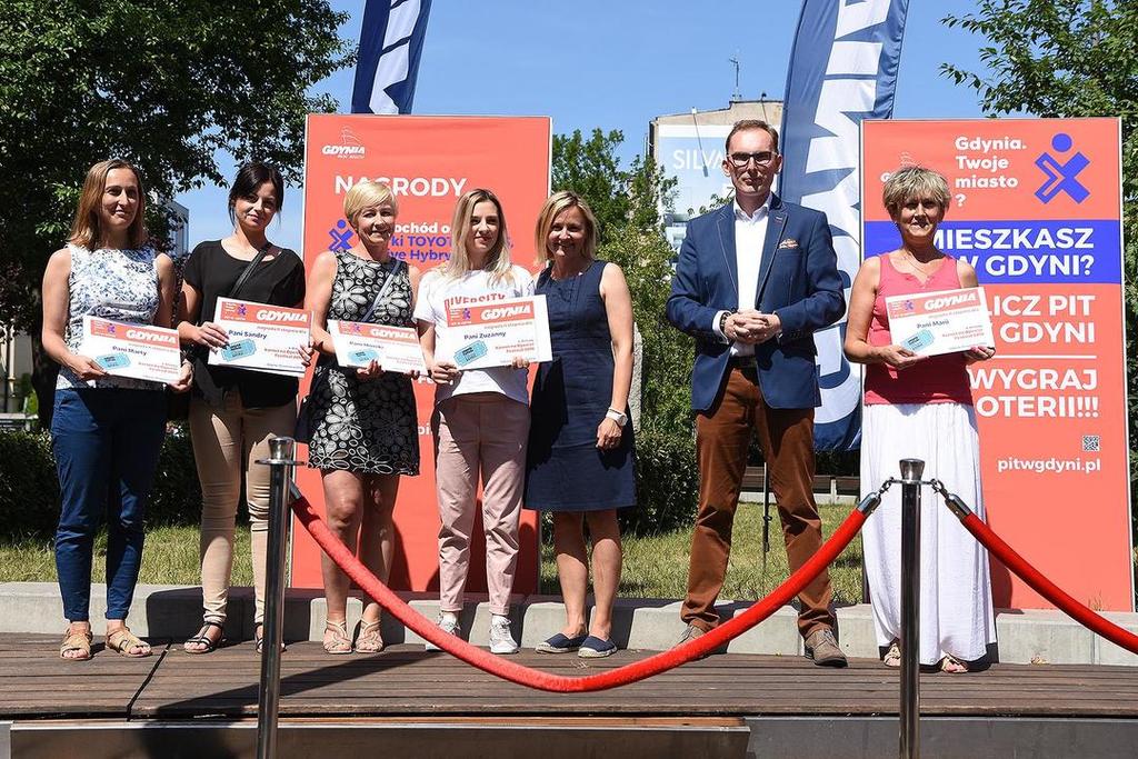 Rowery miejskie Baltica Bicycles trafiły do: pana Daniela Szulca oraz pana Michała Soleckiego, w którego imieniu wygraną odebrała żona Sandra.