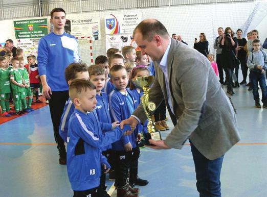 Najlepsi zawodnicy nagrodzeni zostali nagrodami ufundowanymi przez partnerów biznesowych, instytucje i osoby prywatne. W ten sposób doceniono wkład i ciężką pracę sportowców.