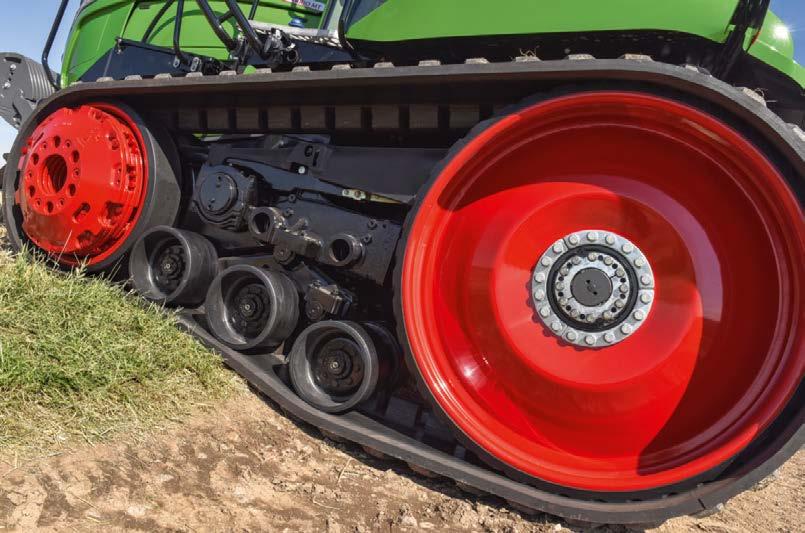 Unikalny układ zawieszenia SmartRide Maszyny Fendt 900 Vario MT oferują bezpreedensowy komfort jazdy, jak na iąnik ąsieniowy, zarówno podzas pra polowyh, jak i na drodze.