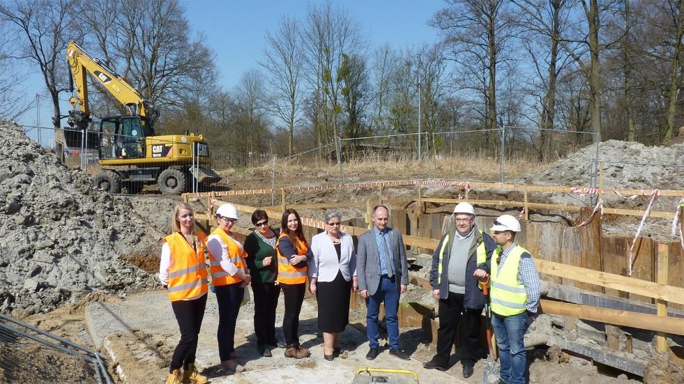 "Budowa systemu gospodarki wodno-ściekowej w aglomeracji Wrocław Psary, Szymanów, Krzyżanowice" - projekt PGK 66 820 860,90 34 786 159,24 32 034 701,66 2.