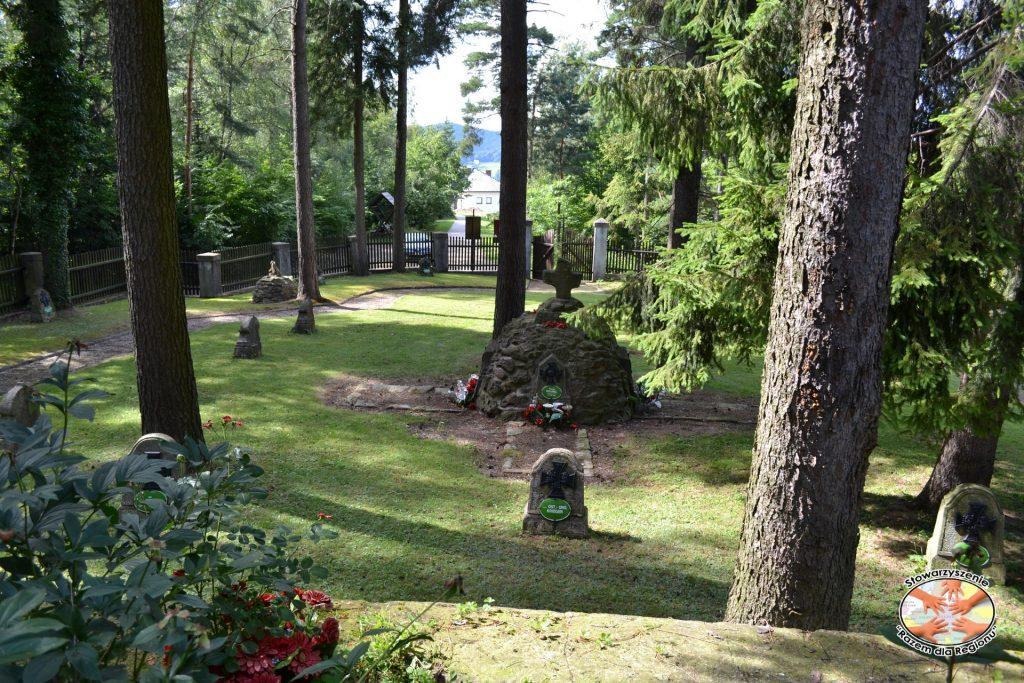 Przystanek 10 Cmentarz nr 357 na Jastrząbce trzeci i największy cmentarz z okresu I wojny światowej
