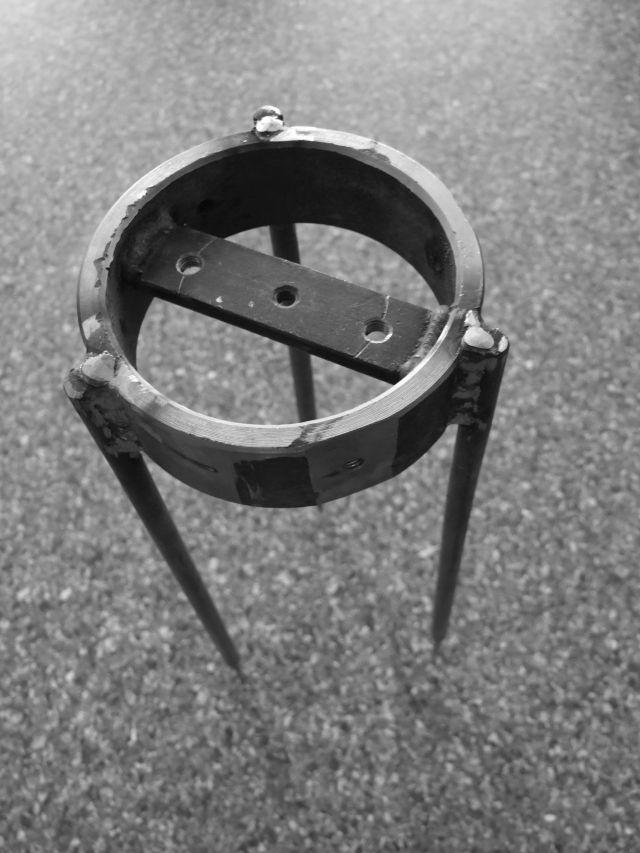 96 K. Czech, W. Gosk a) b) c) Rys. 1. Podstawa pierścieniowa a) oraz podstawy a), b) i c) z zamontowanymi czujnikami Fig. 1. Ring base a) and bases a), b) and c) with mounted accelerometers 2.