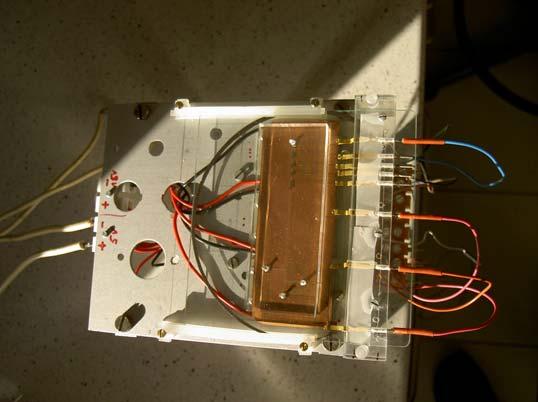 . Rys. 7. Chip szóstej generacji wraz z modułem chłodzącym oraz slotem z przyłączami elektrycznymi.