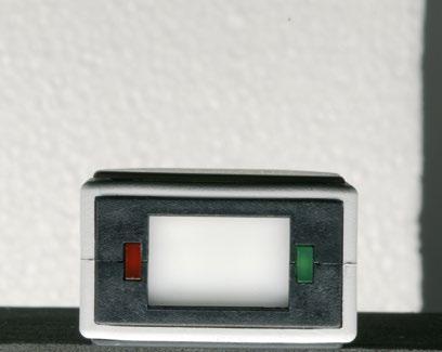 Instalacja w kilka sekund Uruchomienie SECULIFE IS następuje szybko i łatwo: czujnik nakleja się na monitor i podłącza do zasilacza lub USB komputera pomiarowego.