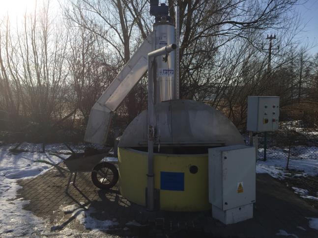 2. Zbiornik buforowy nadwyżki ścieków surowych: 1) Pompa zatapialna Sarlin Helsinki, Q max = 6 dm 3 /s, H p = 12 m, masa 100 kg, moc = 3 kw, 2) Pojemność zbiornika 160 m 3. Rys. 5.