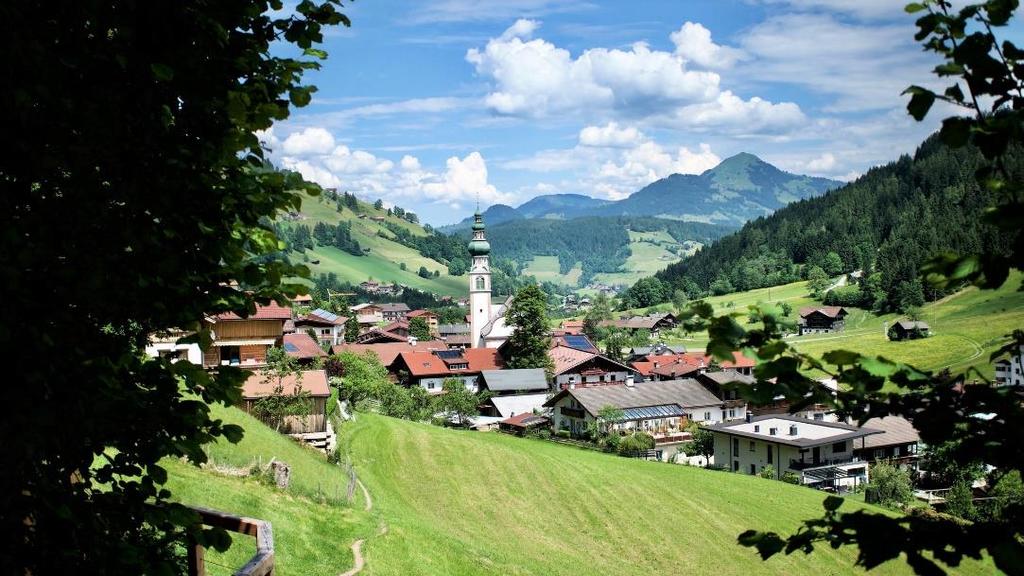 TREKKING W ALPACH AUSTRIACKICH POWRÓT DO TYROLU ALPY KITZBÜCHELSKIE, KARWENDELE, KAISERGEBIRGE, ROFANGEBIRGE, LOFERERY, LEOGANGERY Termin I (część pierwsza): 5 14 lipca 2019 Koszt wycieczki od 950 zł